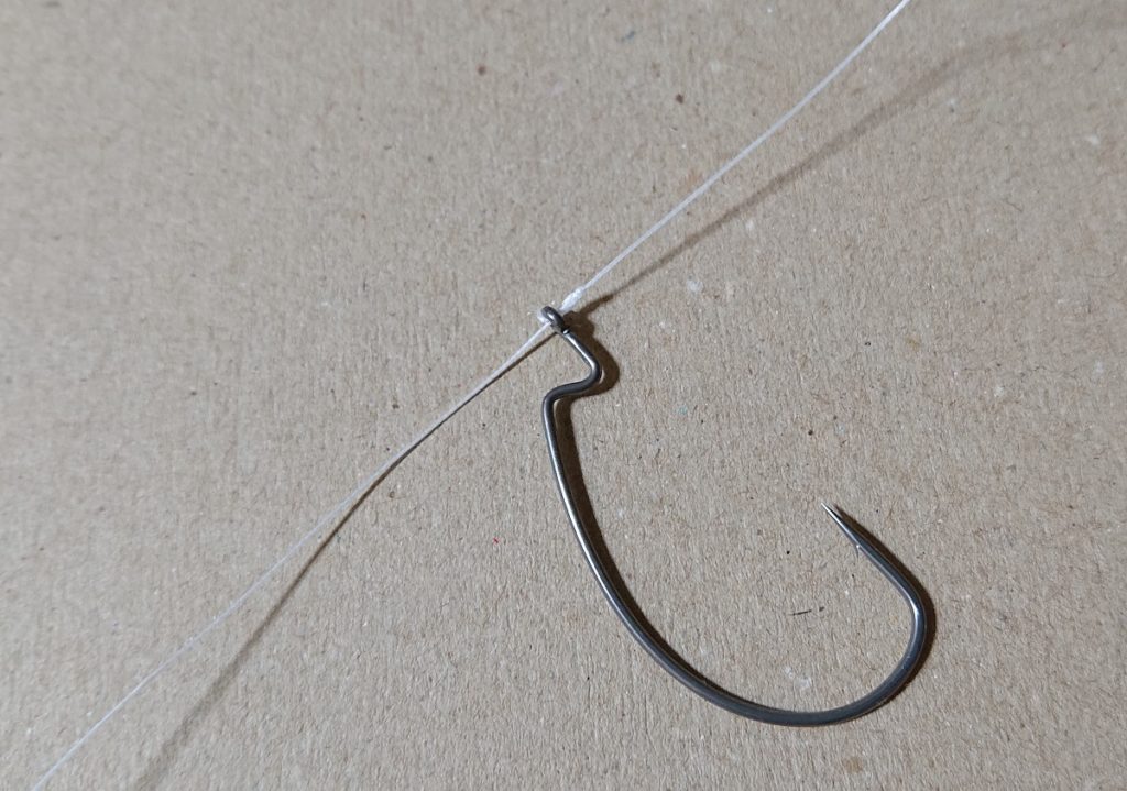 これで、フックが水平になりやすくなります。