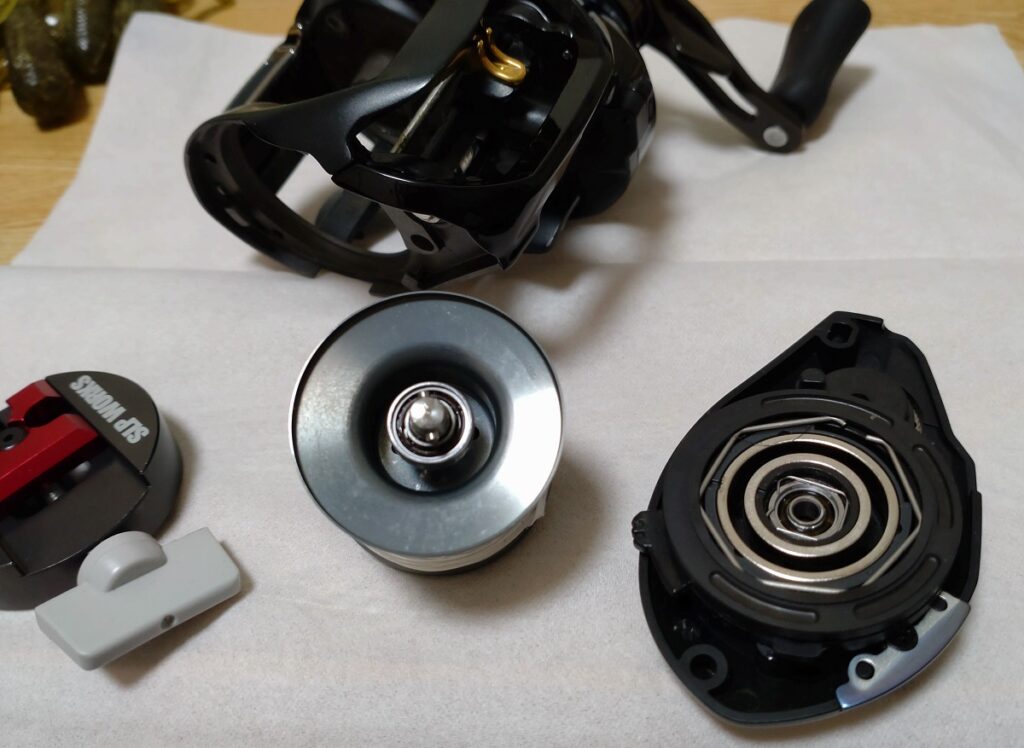 深溝スプールのだるさをどうにかしたくて、セラミックボールベアリングを投入