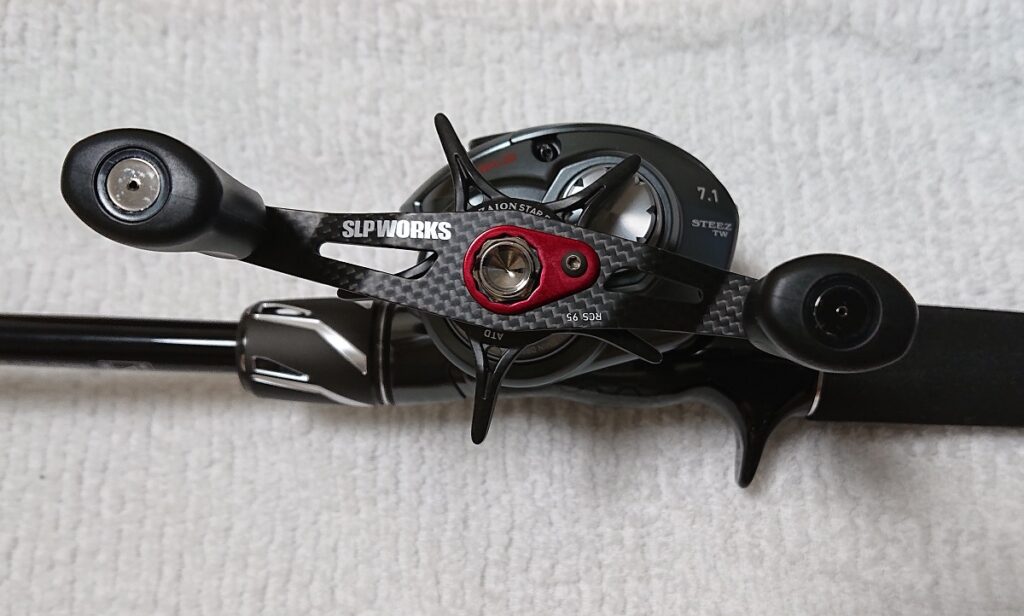 21 スティーズ C610MH+のオフセットされたリールシート