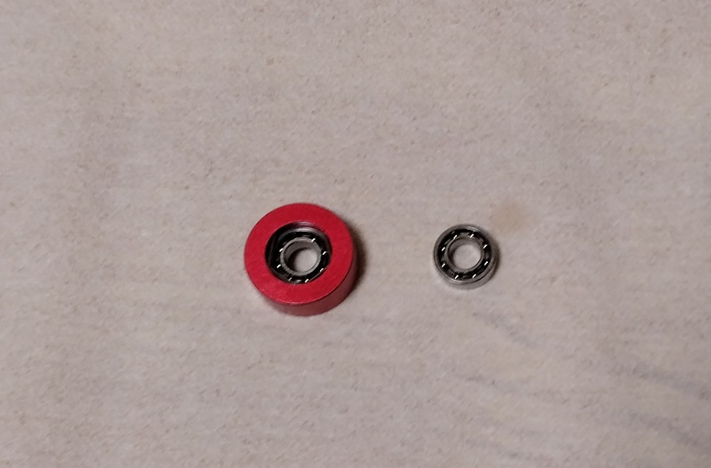 回転がおかしくなったら、中のマイクロボールベアリングを交換すると新品の性能にもどります、価格も手ごろなので、財布にやさしい。