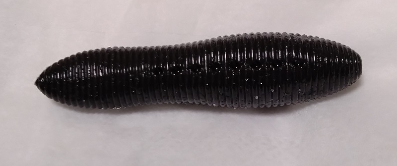 背中と言うか、上の部分には、フックをセンターに出しやすくするために、くぼみで出来たラインが有ります。