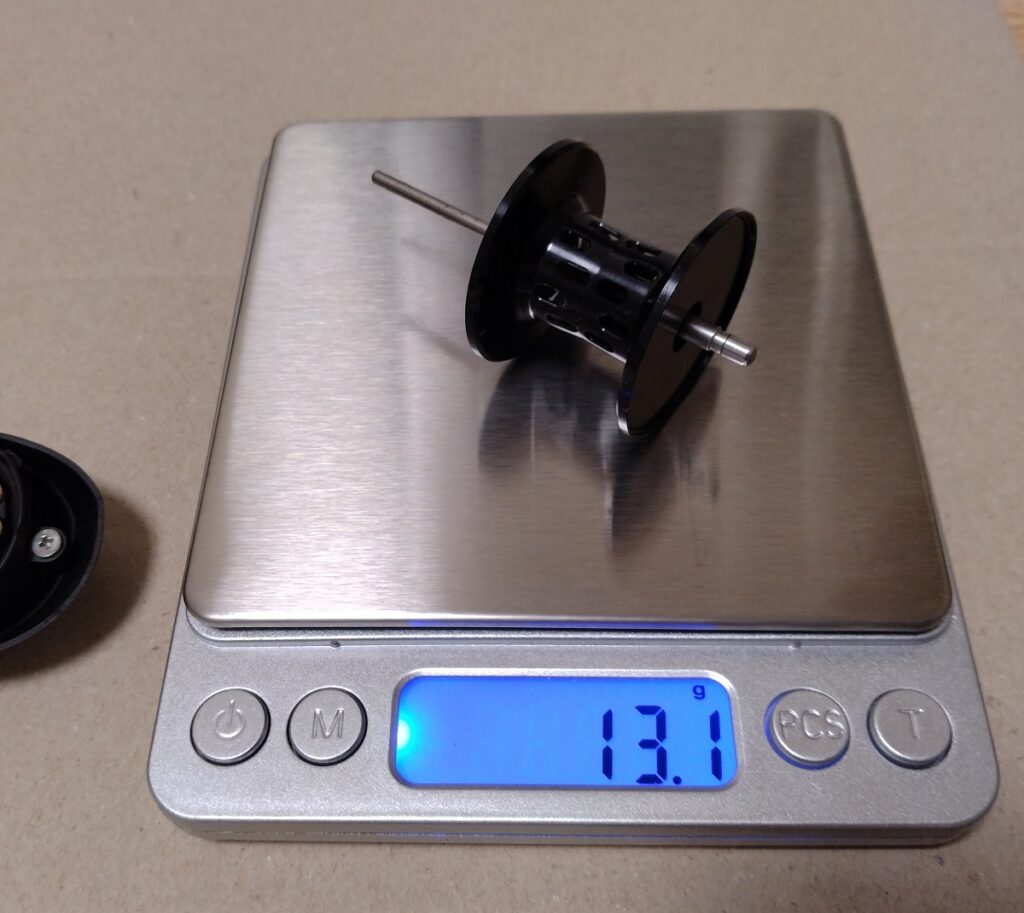 32㎜スプールの重さは、ベアリング込みで、約13g