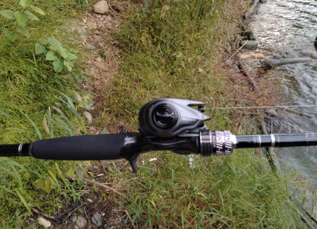 ABU ゼノン ビースト9 L、ブレーキユニット側から見るとコンパクト