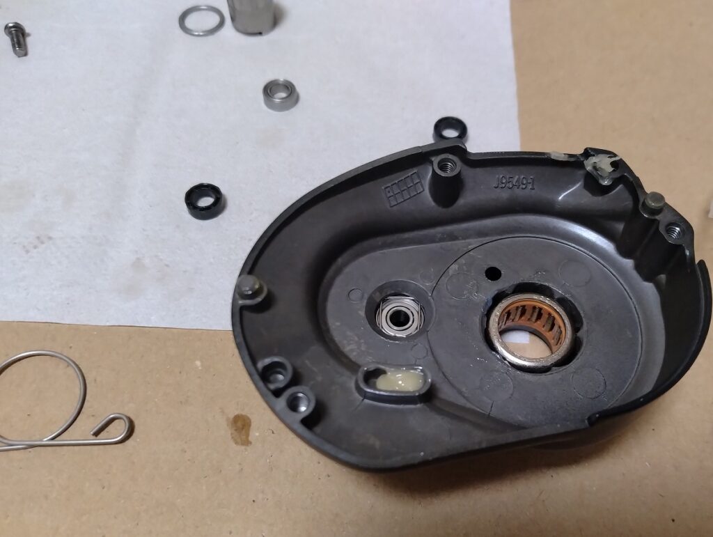 22タトゥーラ TW 80 スプールベアリング交換