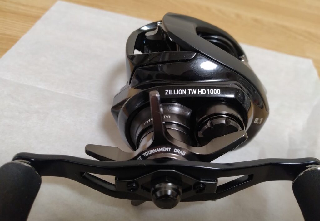 ダイワ ジリオン TW HD 1000XHL横から見た感じ