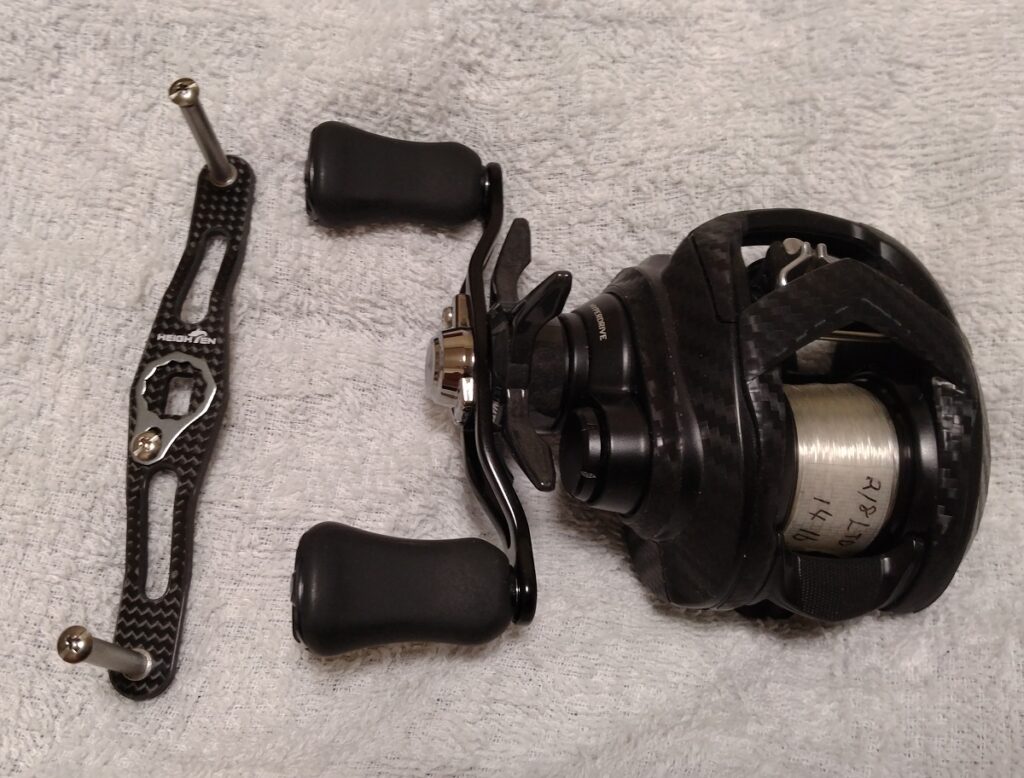 タトゥーラ TW 80 を、格安カーボンハンドルに交換