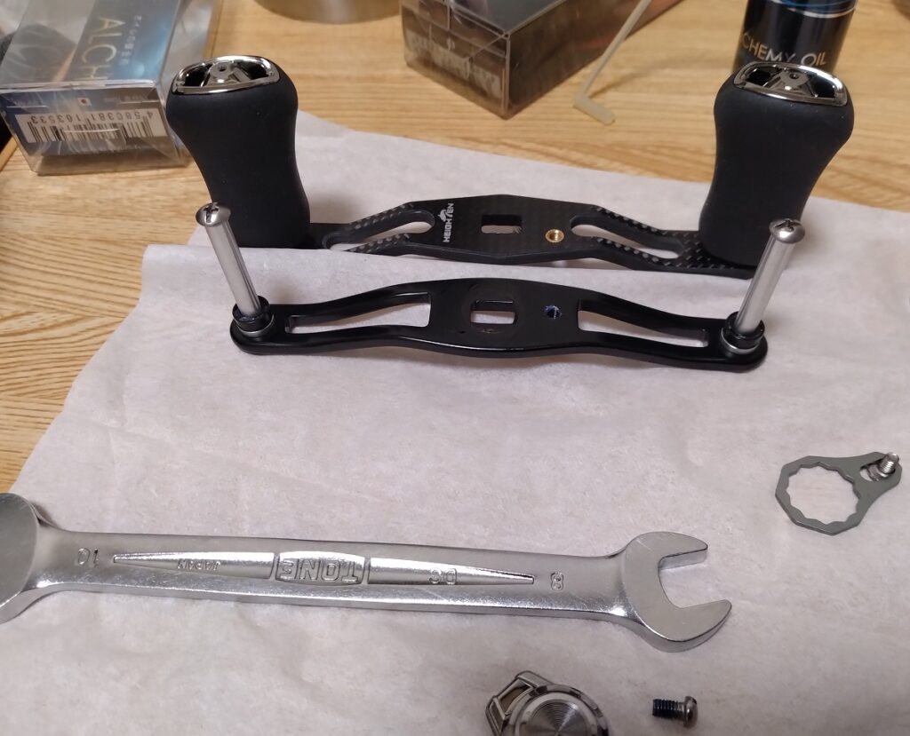 24タトゥーラ TW100ハンドルノブにベアリング追加