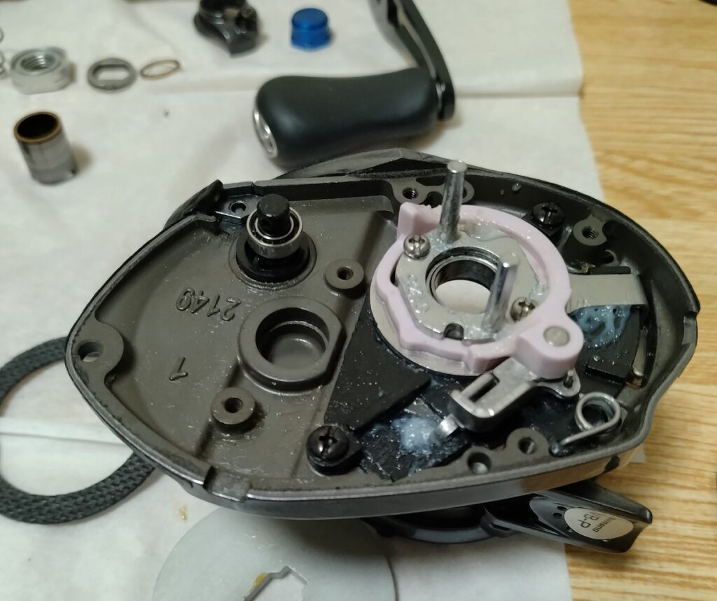 20メタニウムに使用してる、エムシー スクエアードの、セラミックボールベアリングすごく気に入ったので、SLX DC XTにも搭載、