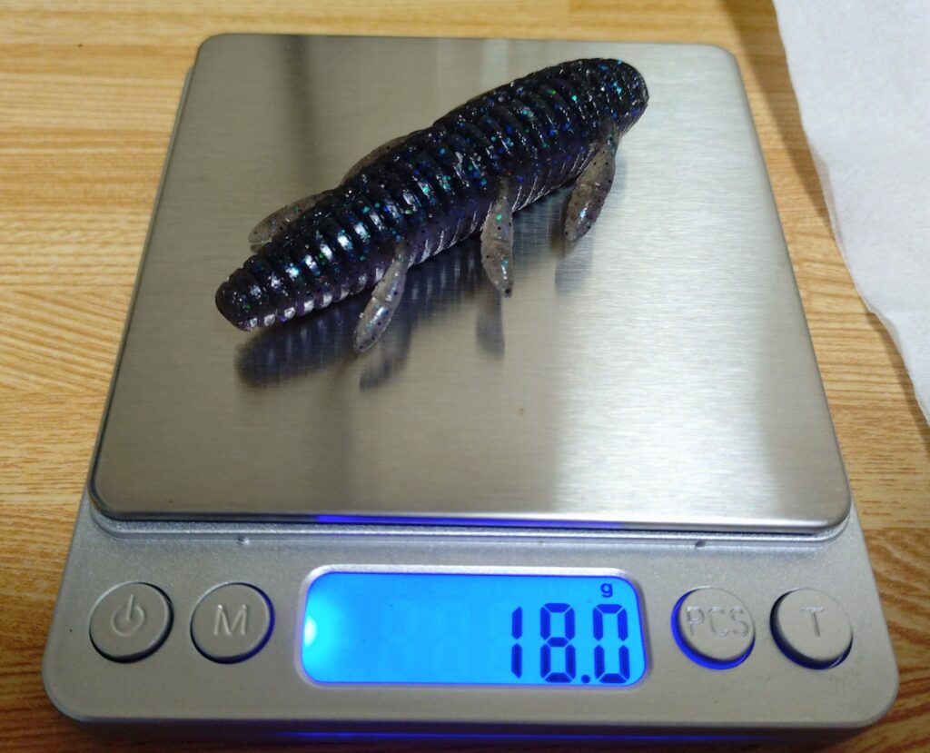 沈み蟲 3.2in. 重さは、約18g